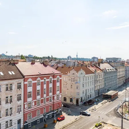 Center Penthouse: Modern One-bedroom With Free Parking Prague