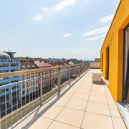 Center Penthouse: Modern One-bedroom With Free Parking Apartment Prague