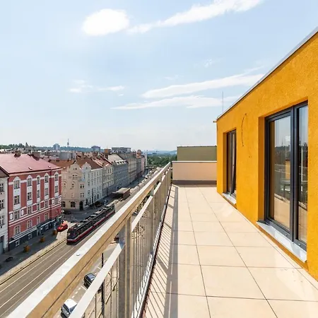Apartment Center Penthouse: Modern One-bedroom With Free Parking Prague